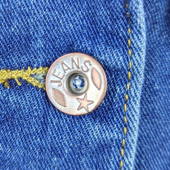 Blue Jean/ Denim Vest Sleeveless Distressed Button Front Size Medium - Picture 3 of 8